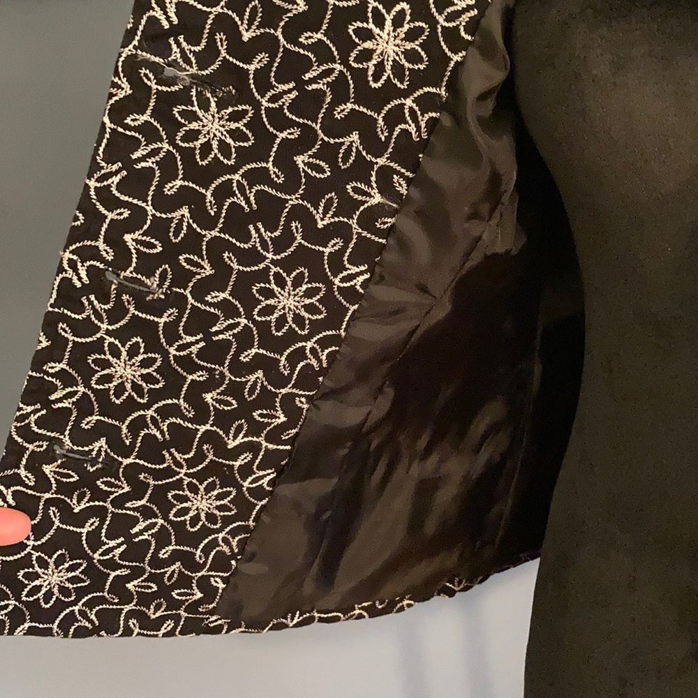 Embroidered Suit Jacket - Picture 4 of 5